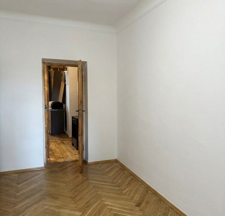 233855_3