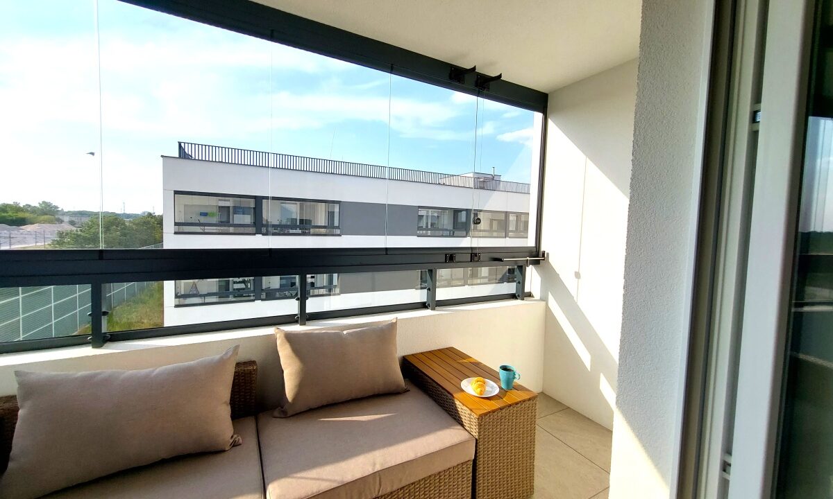 243782_3