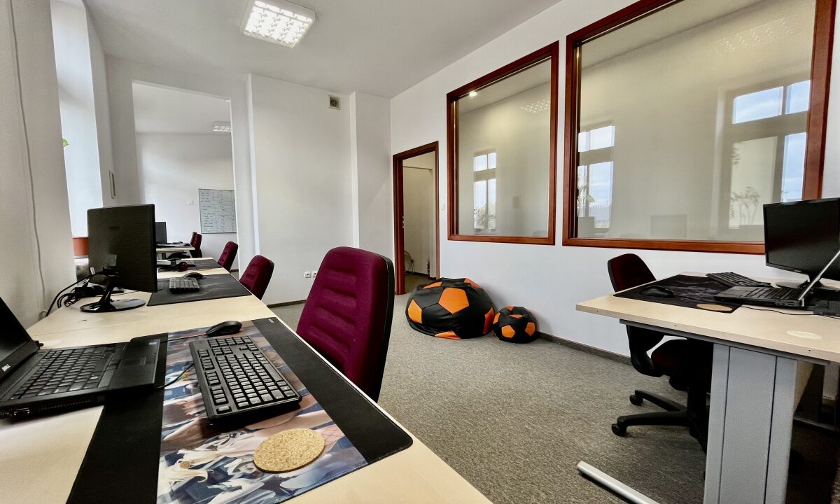 244067_3