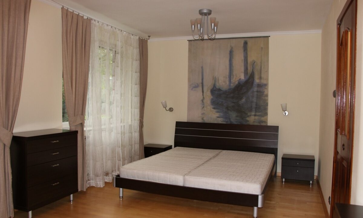 244512_3.jpg