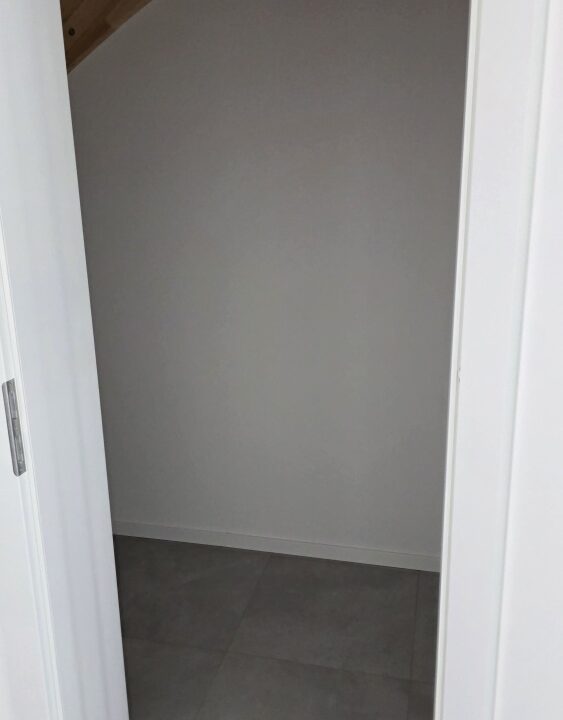 245463_3