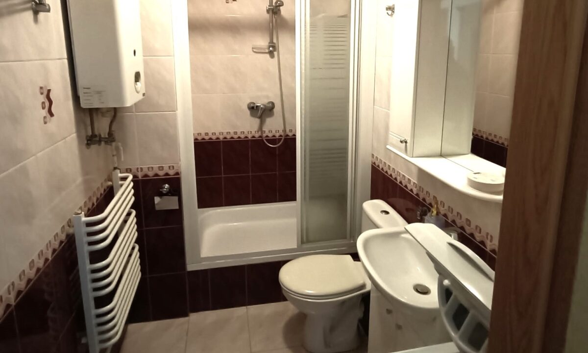 246078_3